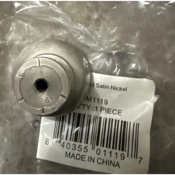 Top Knobs M1119 Bergen Asbury Collection 1 1/4" Brushed Satin Nickel Lot of 8 - Picture 2 of 5